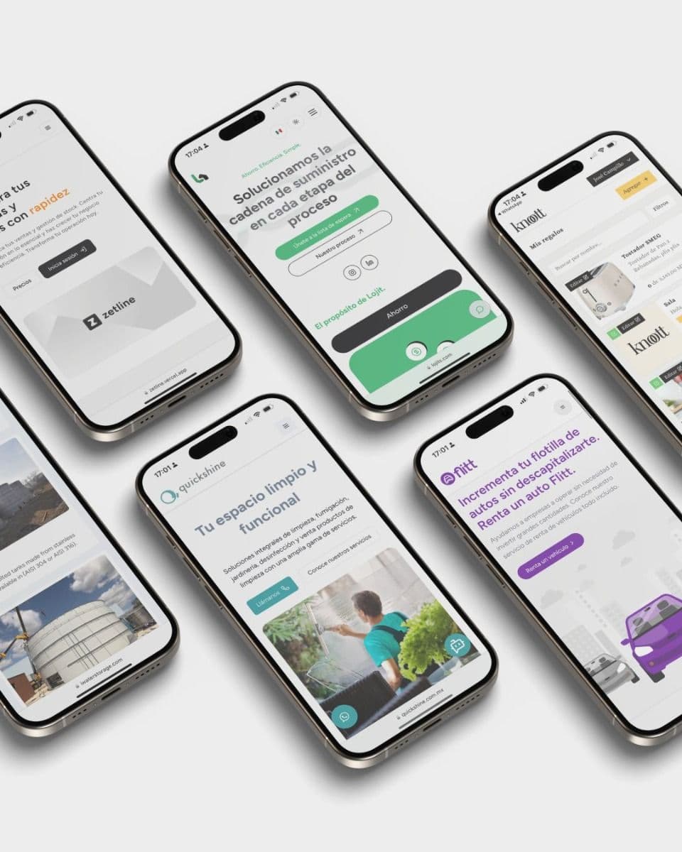 Мобильное приложение на экране смартфона в руке